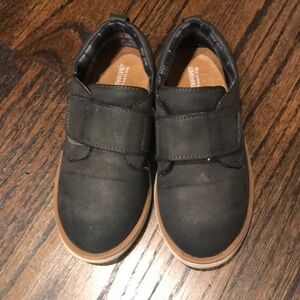 Zara size 25 toddler boy shoes